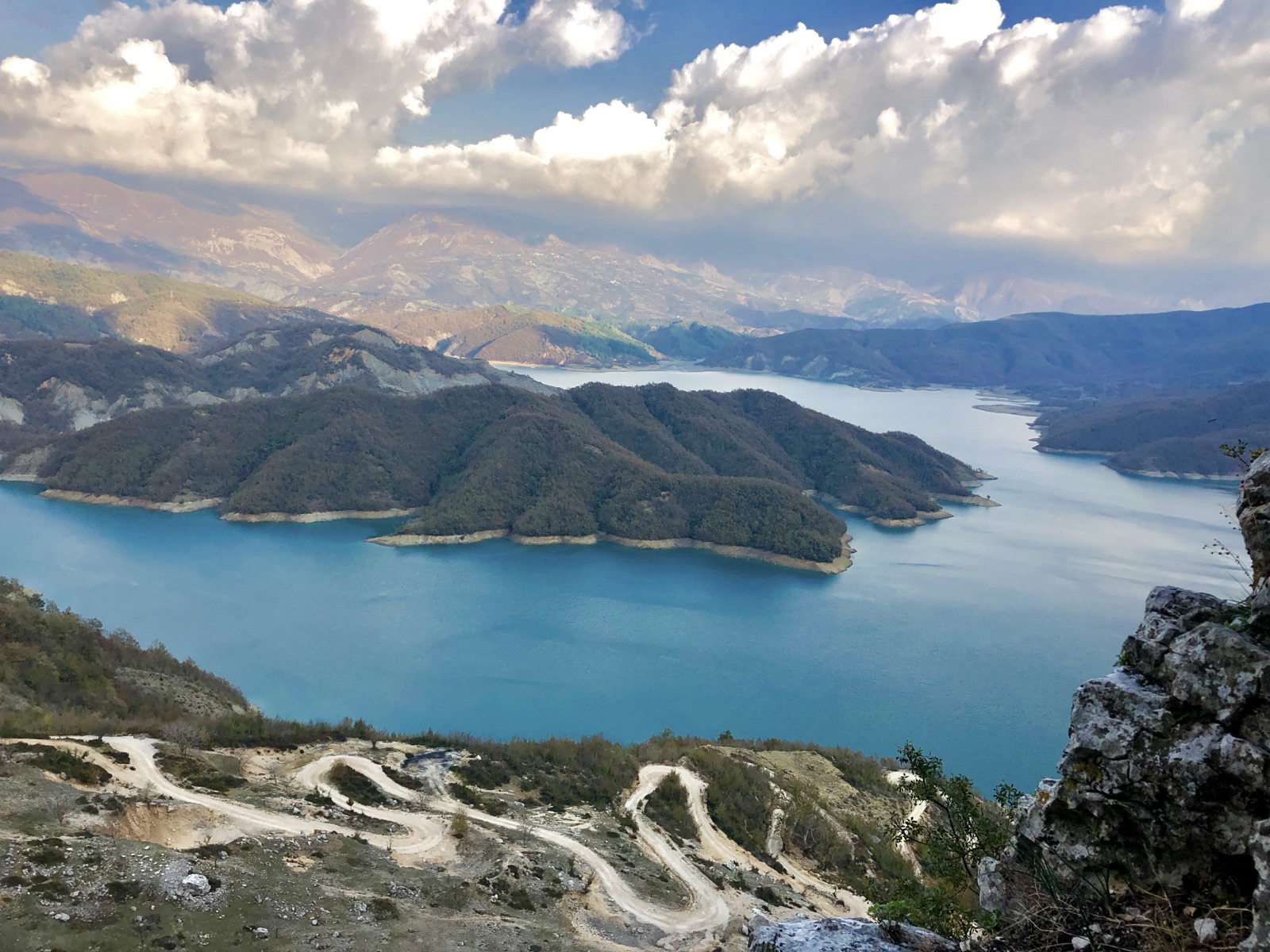 Turquoise reservoir